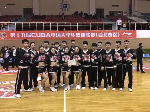 操足球健美冠军大学生是谁_足球健美操舞蹈视频_大学生足球健美操冠军