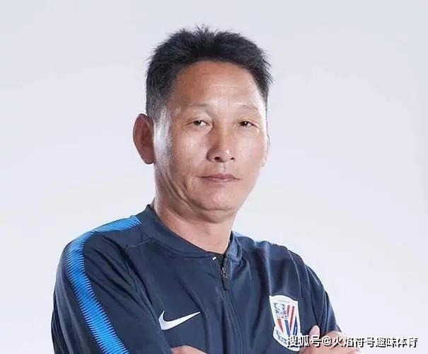 足球队中的队长的主要职责_足球队长是_足球历史专业队长