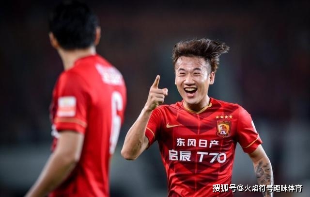 足球历史专业队长_足球队中的队长的主要职责_足球队长是
