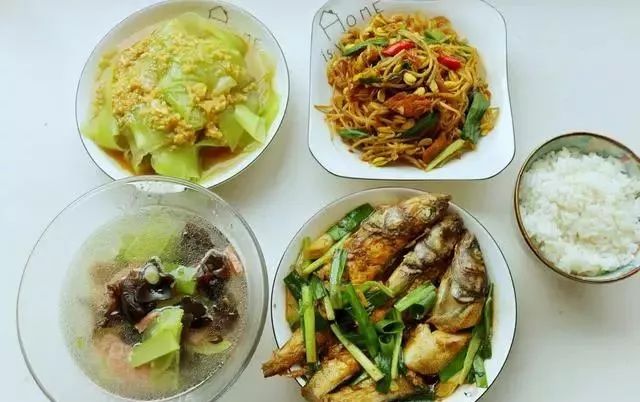 简单营养午餐餐_午餐营养菜谱所需食材及数量_午餐的营养搭配大全