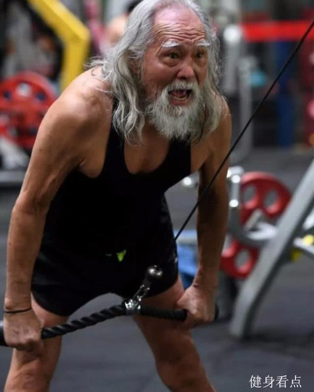 年老健身的明星_86岁健身艺人_老年健身的明星