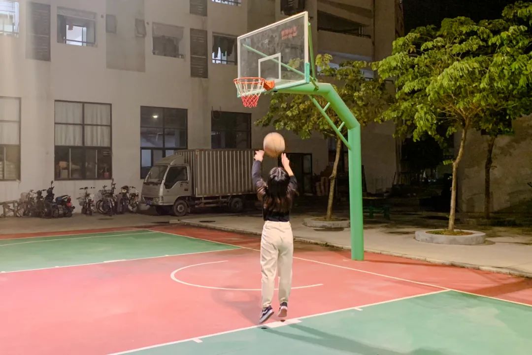 篮球3人发球规则介绍视频_篮球的发球规则_篮球比赛的发球规则