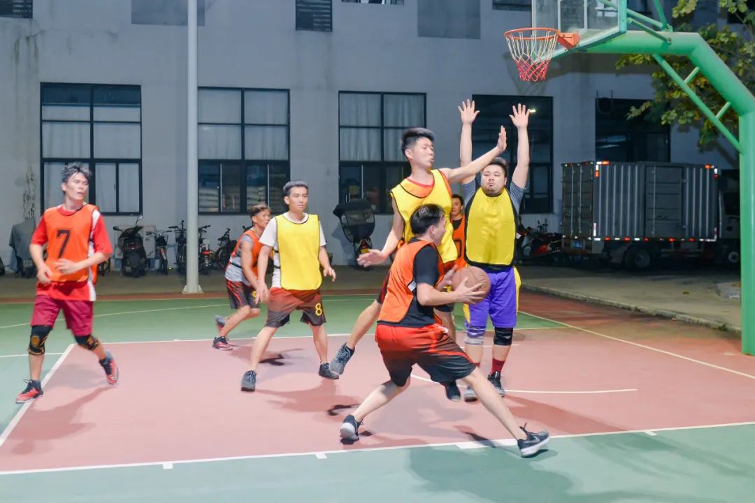 篮球的发球规则_篮球比赛的发球规则_篮球3人发球规则介绍视频
