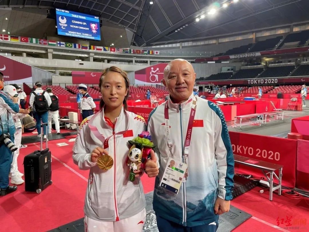 残奥会游泳冠军无双臂蹲下_残奥会游泳冠军单臂_残运会游泳冠军无双臂