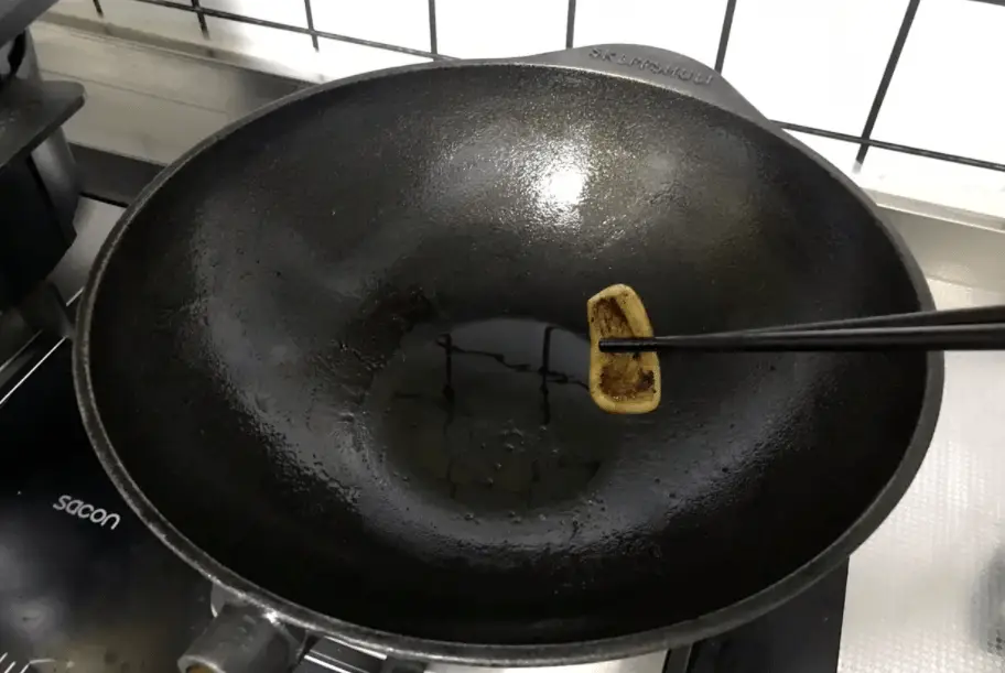 做菜粘锅_生活小窍门炒菜不粘锅_粘锅有什么办法