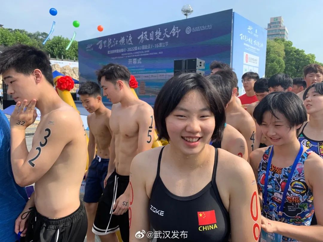 游泳武汉冠军女孩视频_武汉女孩游泳冠军_游泳武汉冠军女孩叫什么