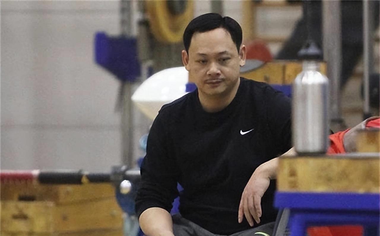 举重冠军教练抚顺人是谁_辽宁举重教练_教练抚顺举重冠军人是什么级别